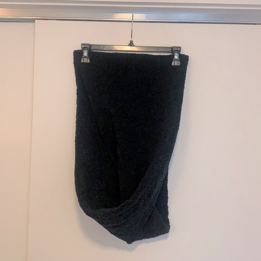 Fuzzy chunky black infinity scarf